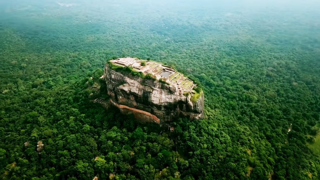 Sigiriay rock fortress, Ten recommendations for first-time visitors to Sri Lanka, Colombo day tour package
