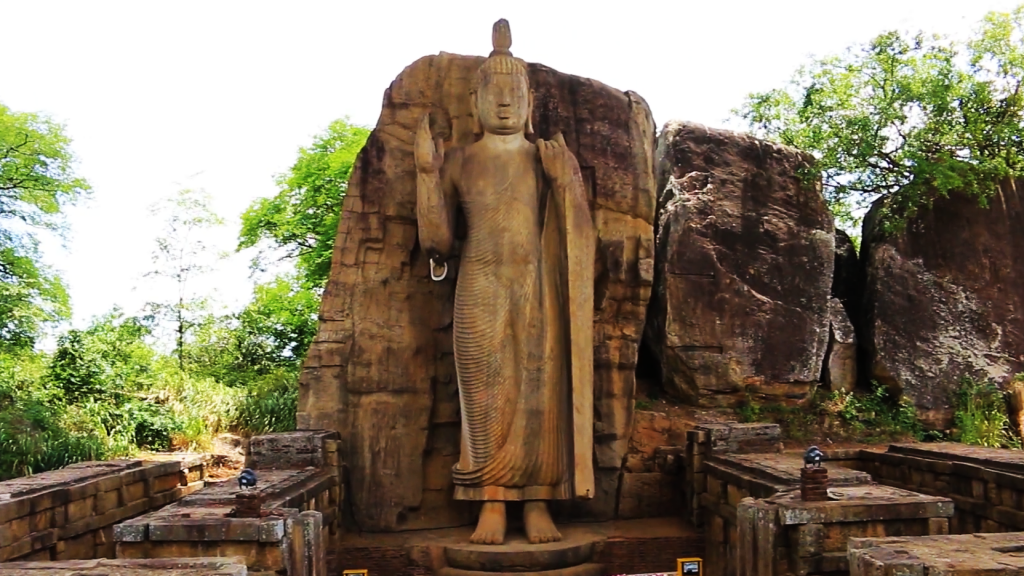 city tours in Sri Lanka, Visit a Buddhist temple in Sri Lanka, https://www.urlaub-sr-lanka.info/sri-lanka-vacation-packages/